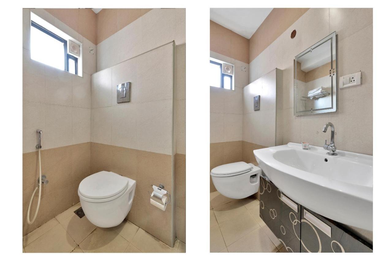 Capital O Rudra Grand Near Kondapur X Road Hotel Екстериор снимка