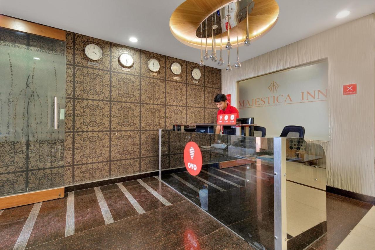 Capital O Rudra Grand Near Kondapur X Road Hotel Екстериор снимка